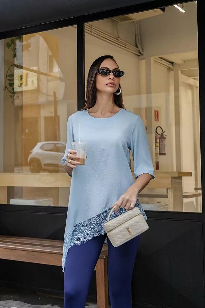 Blusa bico de renda azul